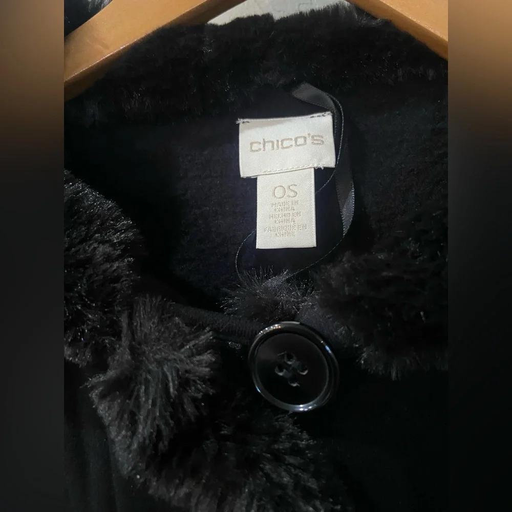 Chicos Black Faux Fur Trimmed Ruana Wrap Women’s Shawl Poncho Kimono One Size - Picture 3 of 9